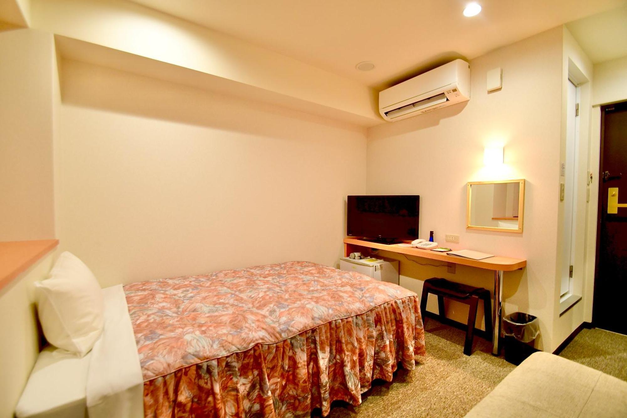 Himeji Ekimae Universal Hotel Minamiguchi Exteriér fotografie